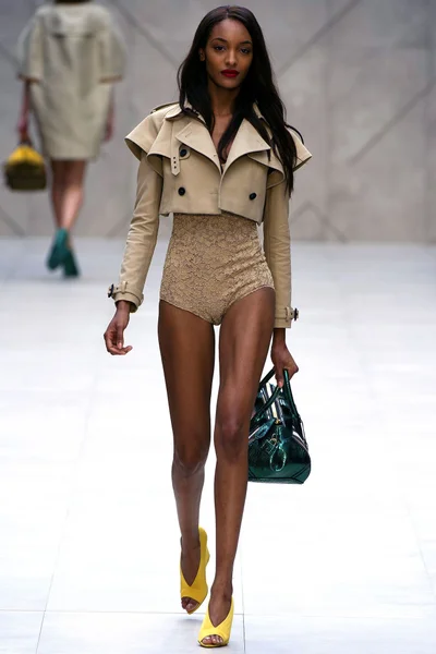 Look 25